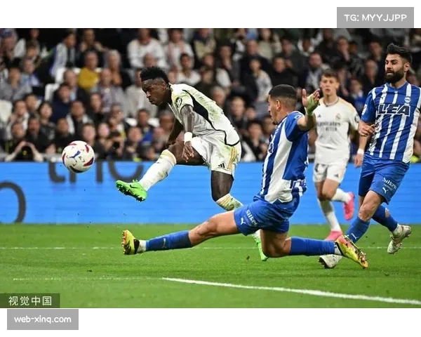 西甲实时：皇马客场半场1-0领先贝蒂斯，维尼修斯单刀破门